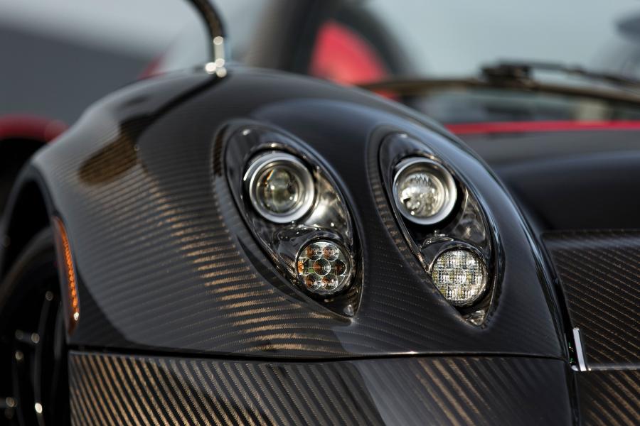 Детали экстерьера Pagani Huayra Roadster (94 of 100) 2017 года  (NA) (фото 39 из 61)